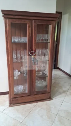 Imagem Imperdível: Casa à venda em Itatiaia-RJ, 5 quartos, 2 suítes, 1 sala, 5 banheiros, 4 vagas, 373,64m² de área. Confira já!