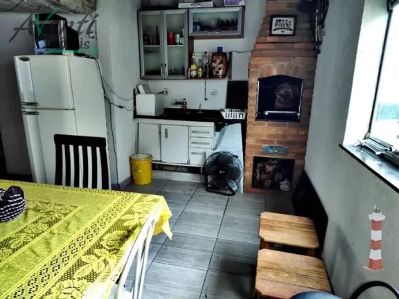 Imagem Casa 2 dormitórios à venda na Vila Voturuá - São Vicente/SP