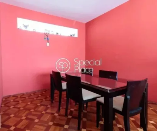 Imagem Apto com pé direito alto e living rico em iluminação natural. Perfeito para reformar e deixar os ...
