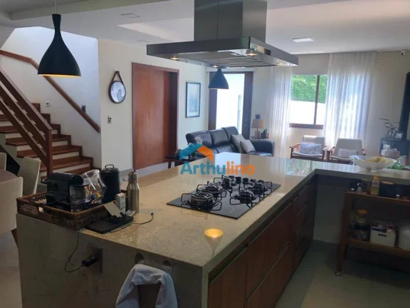 Imagem Casa 225 m² com 3 dormitórios, 3 suites, 4 banh, 5 vagas à venda, por R$ 1.500.000 - Fazendinha - Carapicuíba/SP