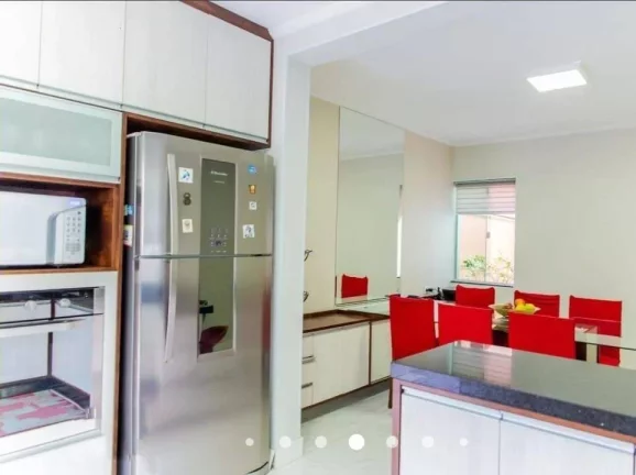 Imagem Sobrado com 4 dormitórios à venda, 256 m² por R$ 850.000,00 - Vila Humaitá - Santo André/SP