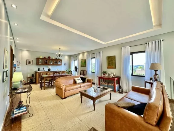 Imagem Golf Village - 3 suítes, amplo salão inferior, varanda gourmet c/ jacuzzi!