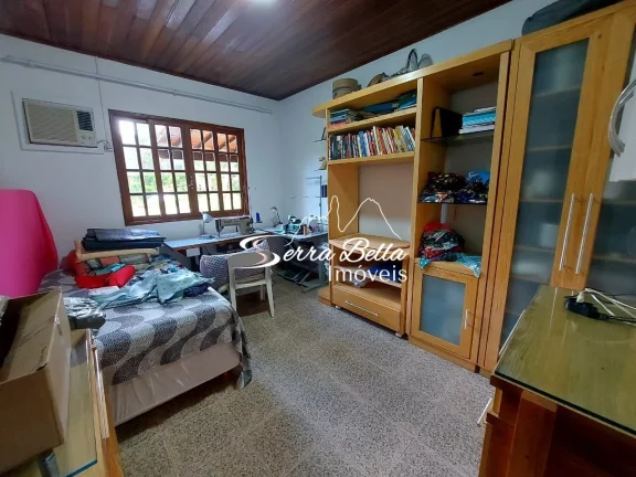 Imagem Casa com 3 dormitórios à venda, 160 m² por R$ 950.000,00 - Albuquerque - Teresópolis/RJ