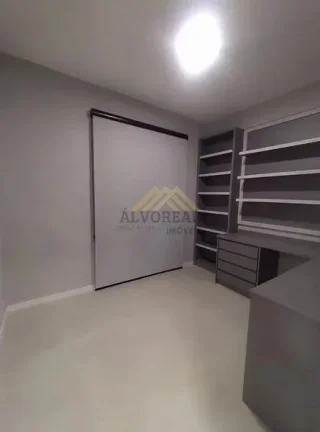 Imagem Sobrado em condominio com vista de frente pra a pedra grande