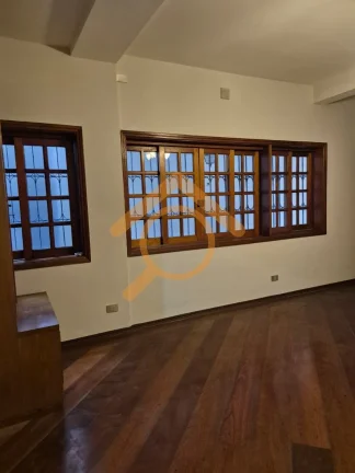 Imagem Imperdível: Casa à venda na Vila Mariana, São Paulo-SP. 3 quartos, 1 suíte, 2 salas, 3 banheiros, 2 vagas, 210m².