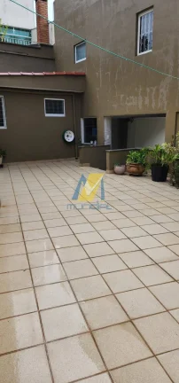 Imagem Duas Casas Comerciais no Mesmo Terreno com 10 Vagas e Excelente Estrutura
