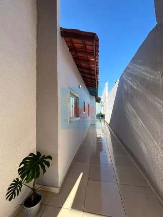 Imagem Casa à 150 metros da Praia do Gaivotas em Itanhaém, 02 dorms, 03 vagas, piscina, churrasqueira 379mil