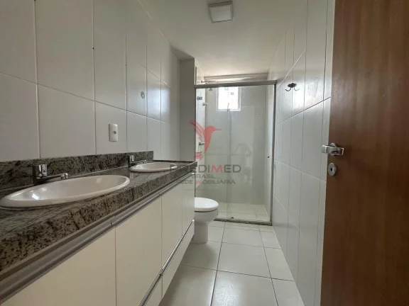 Imagem Vende-se apartamento no bairro de Tambaú, andar alto, super ventilado