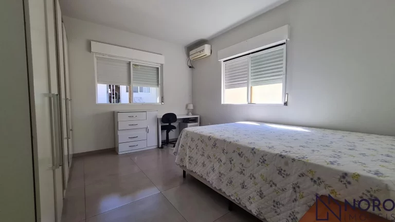 Imagem Casa Espaçosa com Edícula e Amplo Pátio - Bairro Nossa Senhora do Perpétuo Socor