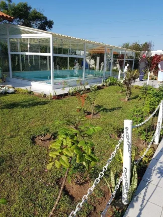 Imagem Lindo, muito lindo, situado a duas quadras da praia, 5 imóveis, com academia, piscina
