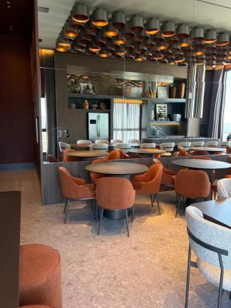 Imagem Apartamento com 3 suítes e 2 vagas de garagem em Piçarras/SC
