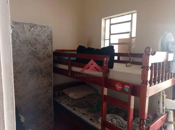 Imagem Kitnet com 1 dormitório à venda, 340 m² por R$ 130.000,00 - Brasilândia - São Gonçalo/RJ