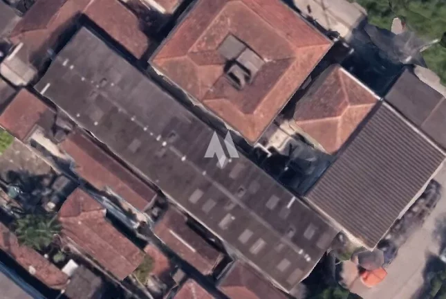 Imagem Vende Galpão de 1000m², 2 andares de pavimento , em ótima localização na área portuária e próximo do canal 4.