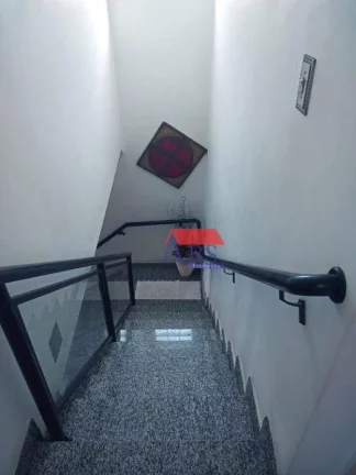 Imagem Sobrado com 3 dormitórios à venda, 141 m² por R$ 470.000,00 - Vila Ponte Nova - Cubatão/SP