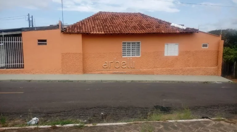 Imagem Casa térrea com 195 metros quadrados de área total, 3 quartos, ampla sala, cozinha, área de servi...