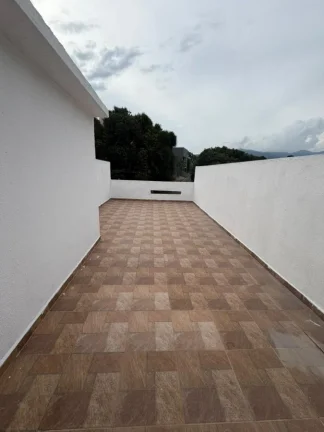 Imagem Casa Duplex para Venda em Rio de Janeiro, Campo Grande, 2 dormitórios, 2 suítes, 2 banheiros, 1 vaga