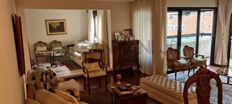 Imagem Apartamento de Luxo para Locação em Moema, São Paulo-SP: 3 quartos, 3 suítes, 2 salas, 4 banheiros, 220m² de área.