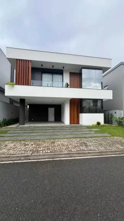 Imagem Casa Alto Padrão com 2 suítes e 2 vagas de garagem - Vila Nova | Joinville/SC