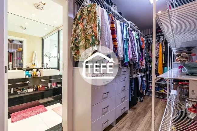 Imagem Casa com 415m² com 3 SUÍTES em Condomínio fechado no Recreio dos Bandeirantes