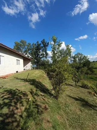 Imagem Chácara para Venda em Engenheiro Coelho, Área Rural de Engenheiro Coelho, 2 dormitórios, 1 banheiro, 1 vaga