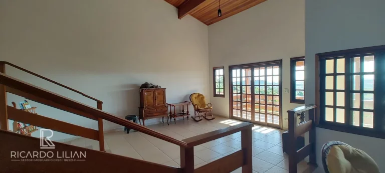 Imagem "Espetacular Casa em Condomínio Fechado: 4 Suítes, Área Gourmet, Piscina e Vista Inigualável!"