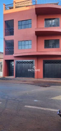 Imagem Casa com 4 dormitórios à venda, 378 m² por R$ 1.200.000,00 - Setor Central - Itumbiara/GO