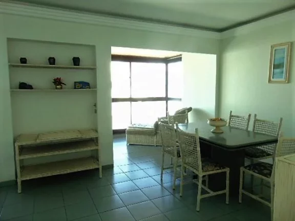 Imagem Pitangueiras, local nobre, com sacada gourmet, 2 vagas, 130 m² úteis.