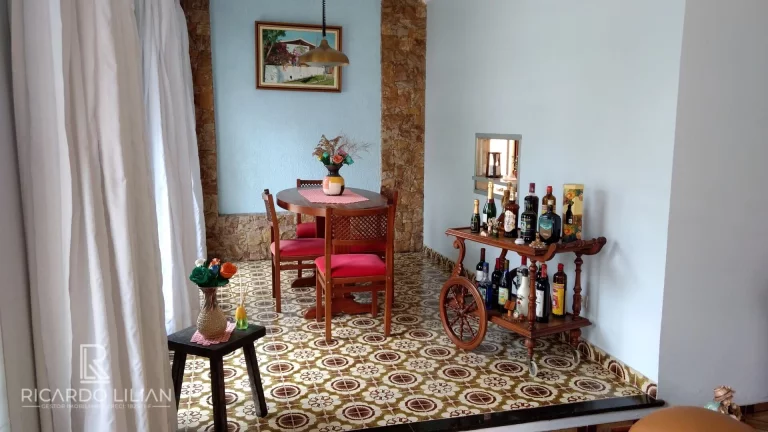 Imagem "Espetacular Casa Térrea na Vila Rosália, Guarulhos: Um Oásis Junto ao Lago dos Patos!"