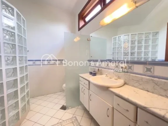 Imagem Essa linda casa esta disposta em três pavimentos sendo a área de lazer, gourmet, home theater, pis...