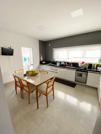 Imagem Casa em condomínio para venda em Valinhos S.P.

Casa nova e maravilhosa no condomínio Villa do Sol...