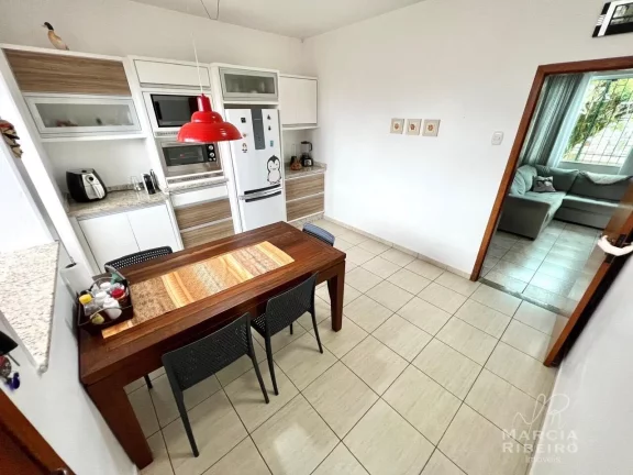 Imagem Casa com Piscina na Trindade