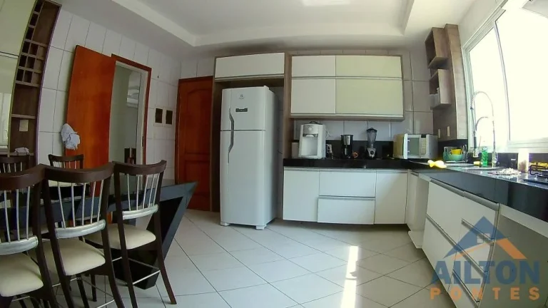 Imagem Apartamento com 4 Quartos Frente p/ Mar à Venda em Praia do Morro - Guarapari/ES
