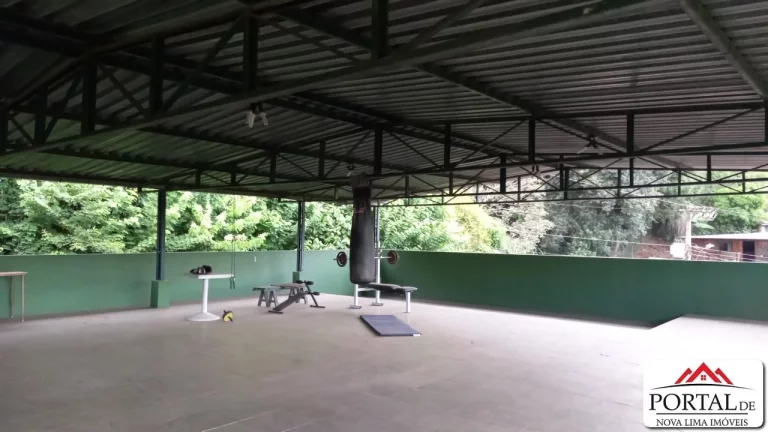 Imagem Terreno a venda com 3.610 m², boa topografia para construção de prédio e com uma pequena área verde