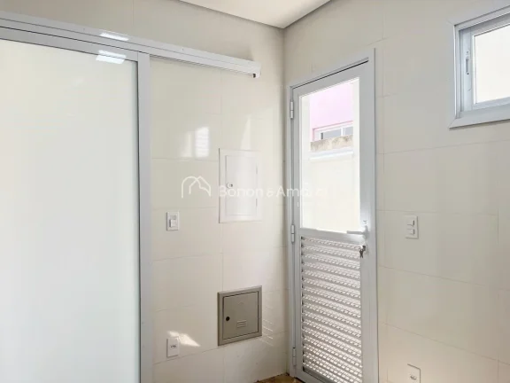 Imagem Casa com 3 suítes, varanda, sala de estar, sala de jantar, cozinha, área de serviço, quintal, esp...