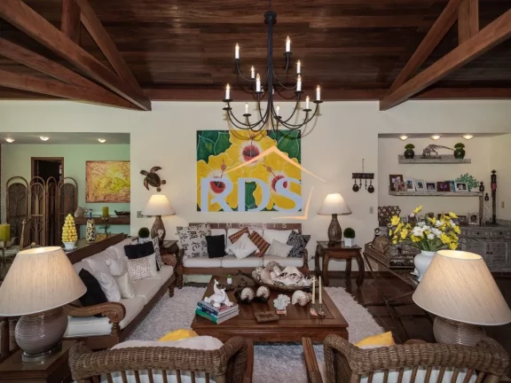Imagem Linda casa Ubatuba pé na areia ! 592m² 06 suítes ! Oportunidade única