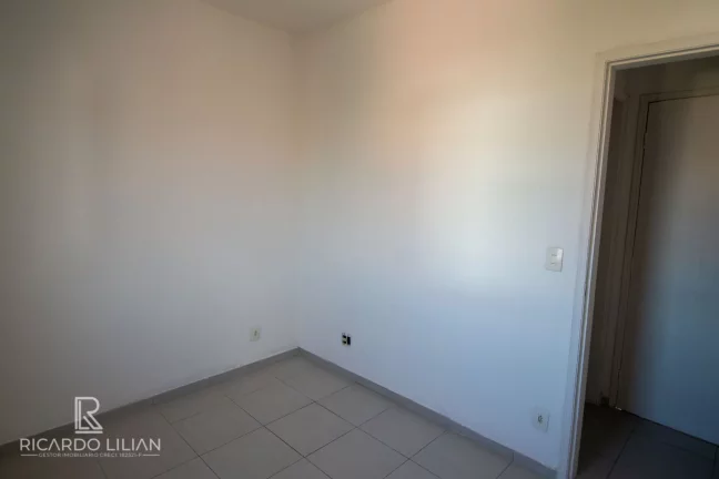 Imagem "Espaçosa cobertura duplex de 3 dormitórios e duas vagas de garagem: seu novo lar perto de tudo!"