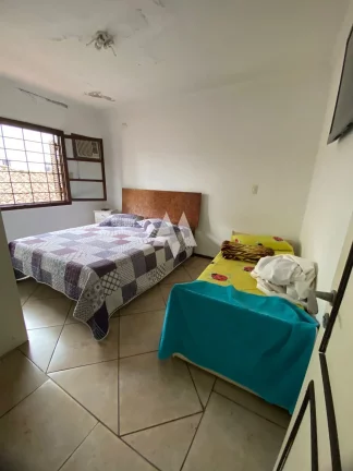 Imagem Casa Padrão- 5 dormitórios sendo 4 suítes - Aparecida / Santos