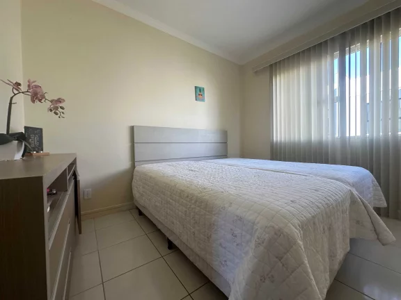 Imagem Casa mobiliada com 3 dormitórios sendo 1 suíte e 2 vagas de garagem no Dom Bosco em Itajaí