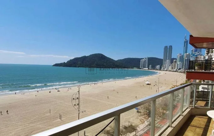 Imagem Apartamento Frente Mar para reformar com 3 dormitórios à venda na Barra Sul em B
