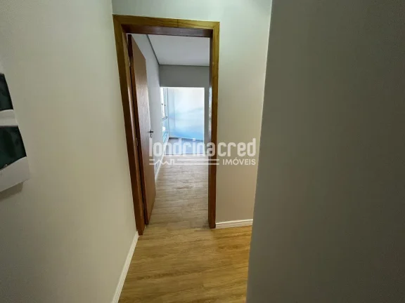 Imagem Sobrado à venda na Zona Oeste de Londrina: 3 suítes, banheiro social, área gourmet, 2 vagas de garagem, 100m² construídos em terreno de 130m²