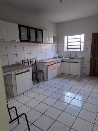 Imagem Imóveis Belém Aluga – Casa com 3 quartos (2 suítes) + vaga coberta – Centro