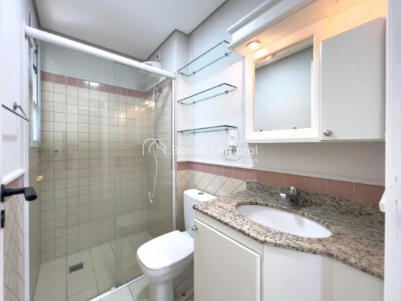 Imagem Com reforma recente e projeto que valoriza amplitude, iluminação e conforto, esta cobertura duplex...