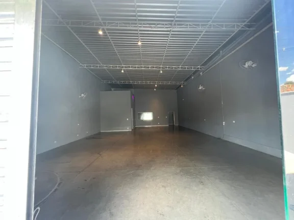Imagem Salão Comercial de 230m² à Venda ou Locação no Jardim Itaguaçu, Salto-SP: A Oportunidade que Você Procura!