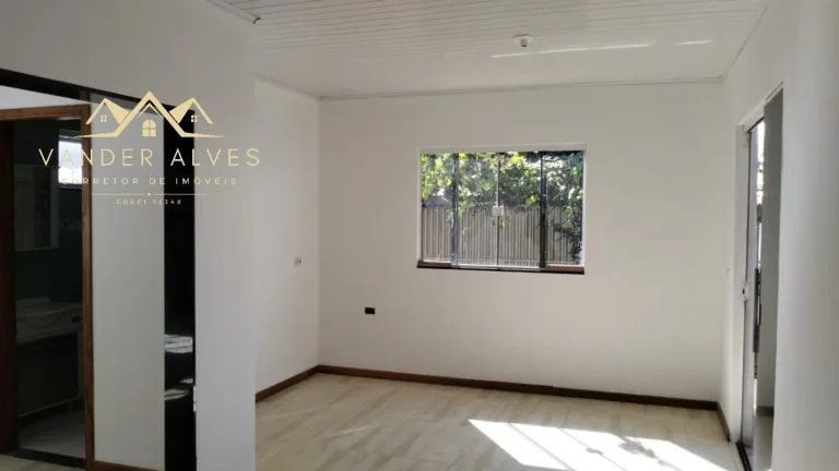 Imagem Imperdível casa para venda ou locação em Foz do Iguaçu-PR, 4 quartos, 1 suite, 2 salas, 2 banheiros, 3 vagas de garagem.