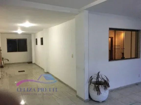 Imagem Casa de dois andares com 223m2, garagem para 4 carros, muito bem localizada em Jardim da Penha, próximo a comercio (padaria, restaurantes, supermercados, feira livre, posto de saúde, academias, farmácias etc.