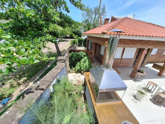 Imagem Casa à venda em Torres, Centenário, com 3 quartos, 126,05m²
