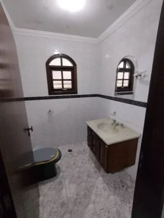 Imagem Sobrado com 4 dormitórios, 367 m² - venda por R$ 960.000,00 ou aluguel por R$ 3.500,00/mês - Vila Humaitá - Santo André/SP