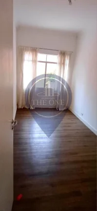 Imagem Imperdível oportunidade de adquirir uma casa de luxo no Sumaré, São Paulo-SP: 4 quartos, 2 suites, 2 salas, 3 banheiros, 2 vagas, 170m²!