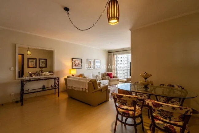 Imagem Apartamento à venda no coração do Cambuí, Campinas, em localização nobre e tranquila. Com plan...