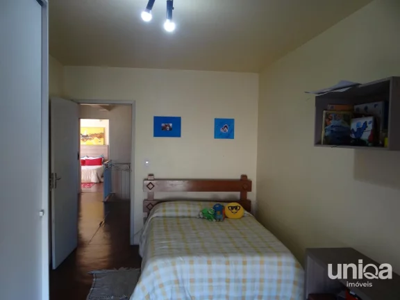 Imagem Casa de 03 dormitórios com terreno amplo,